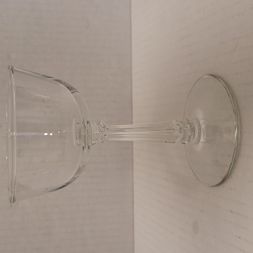 Beautiful Vintage Decanter with 9 Wine Glasses - Picture 10 of 16